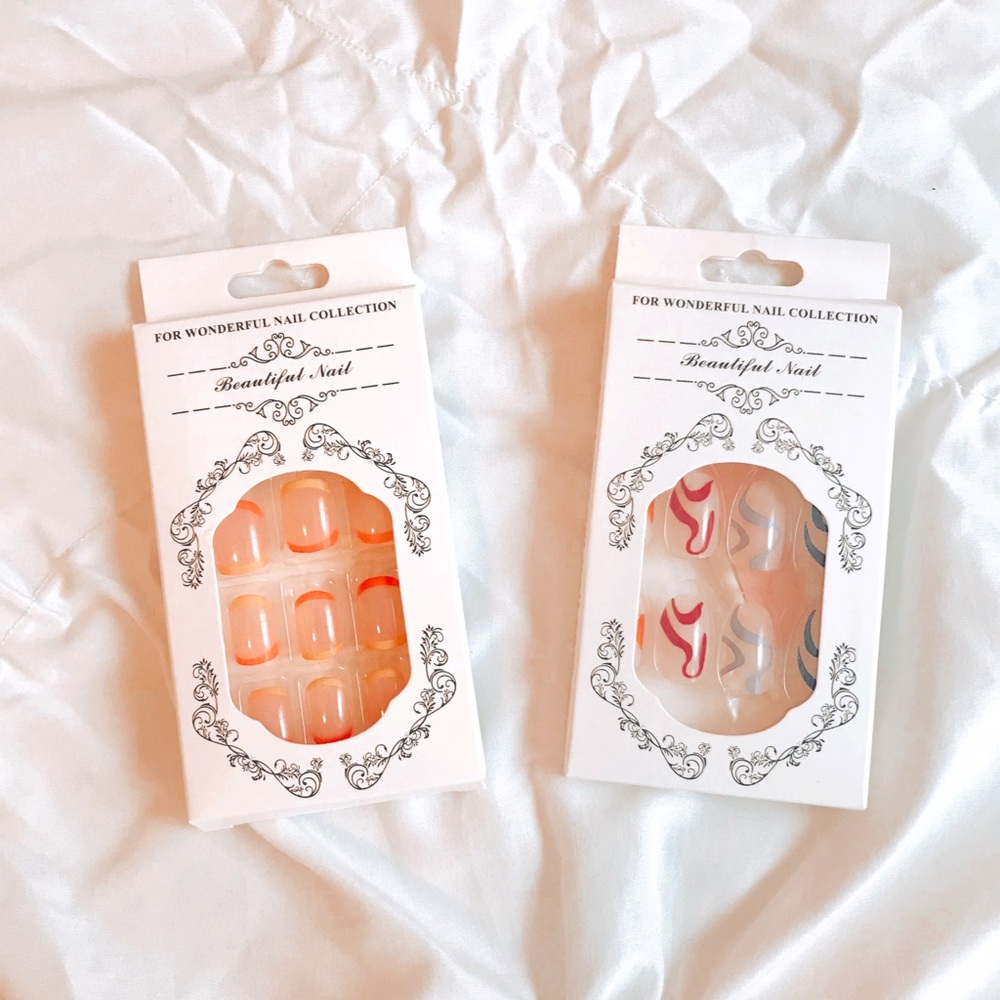 Set of 2 Glue-On/Press-On Nails
